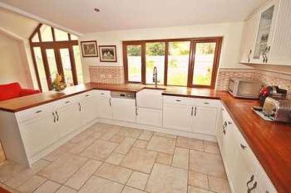 5&nbsp;Bedroom&nbsp;Detached